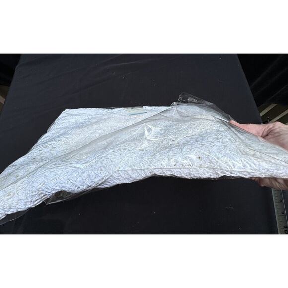 Vintage Belcrest Hand Crochet tablecloth floral lace Oval 72X72 Round Brand New - Picture 8 of 10